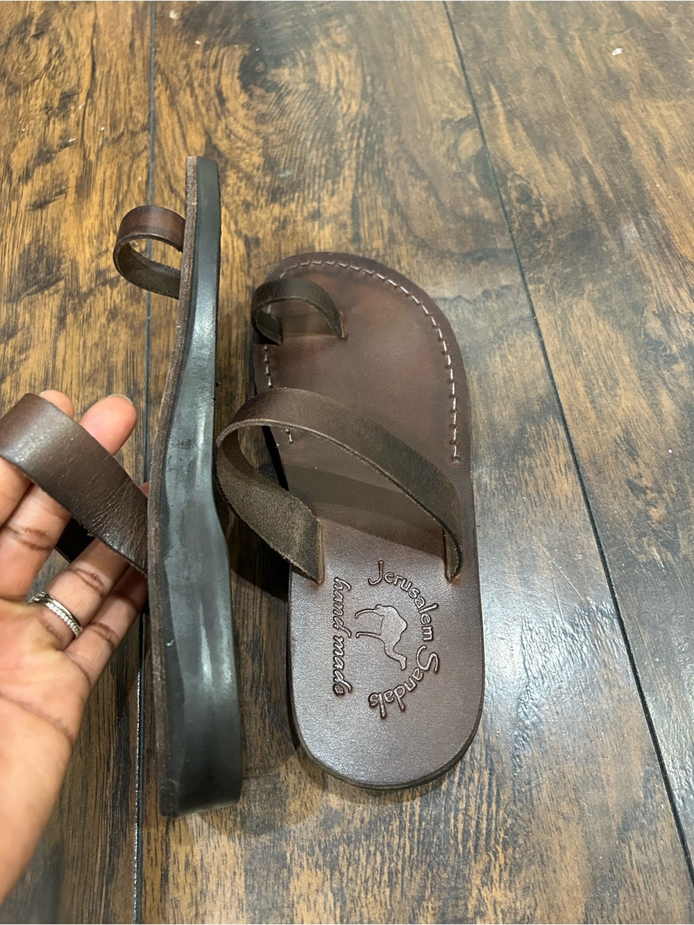 Women’s Brown Leather Toe-Loop Sandals - Picture 3 of 5